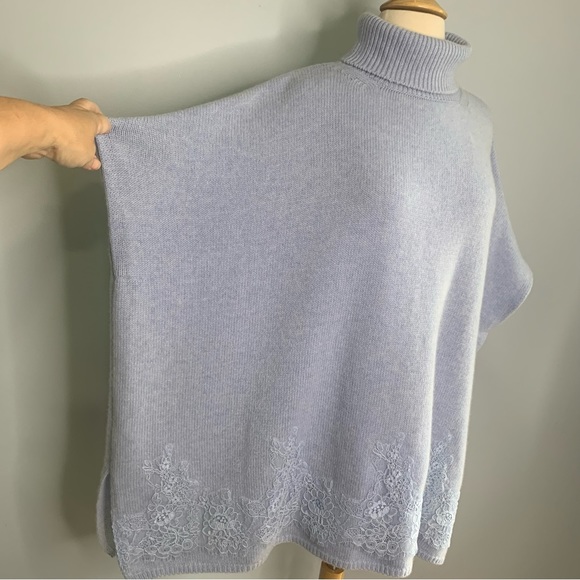 Ermanno Scervino Lavender 100% Cashmere Turtleneck Lace Hem Poncho - Picture 5 of 10